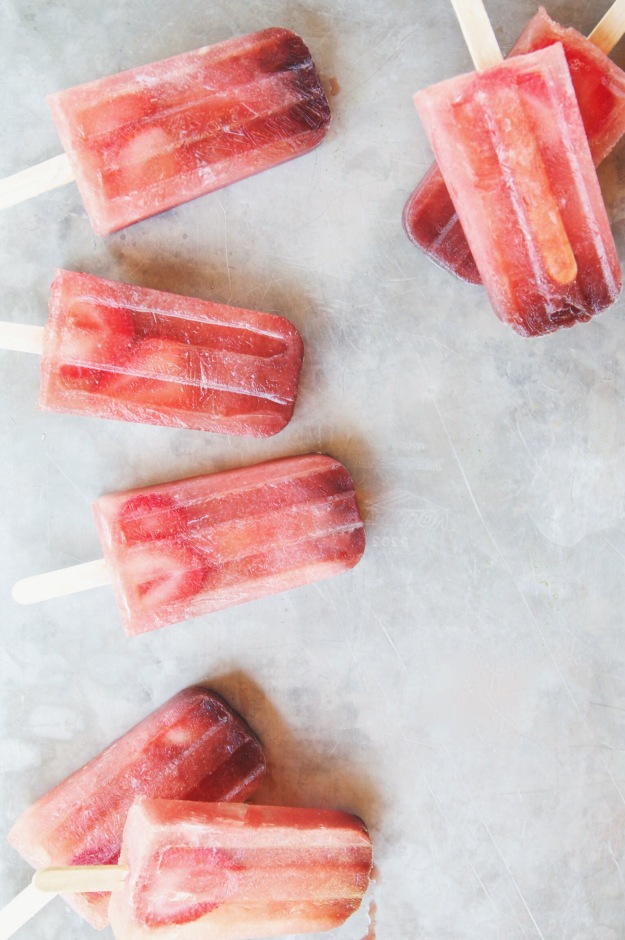strawberry + watermelon rosé popsicles | holly & flora