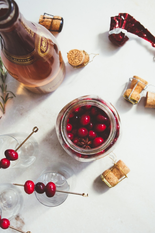 tart cranberry gin sparklers | holly & flora