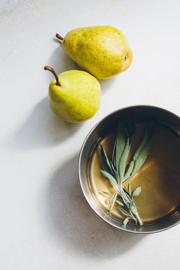 smoky + spiced pear ginger fizzes {how to make pear liqueur} | holly & flora