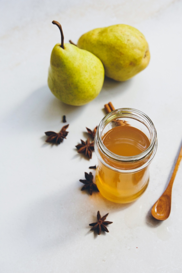 smoky + spiced pear ginger fizzes {how to make pear liqueur} | holly & flora