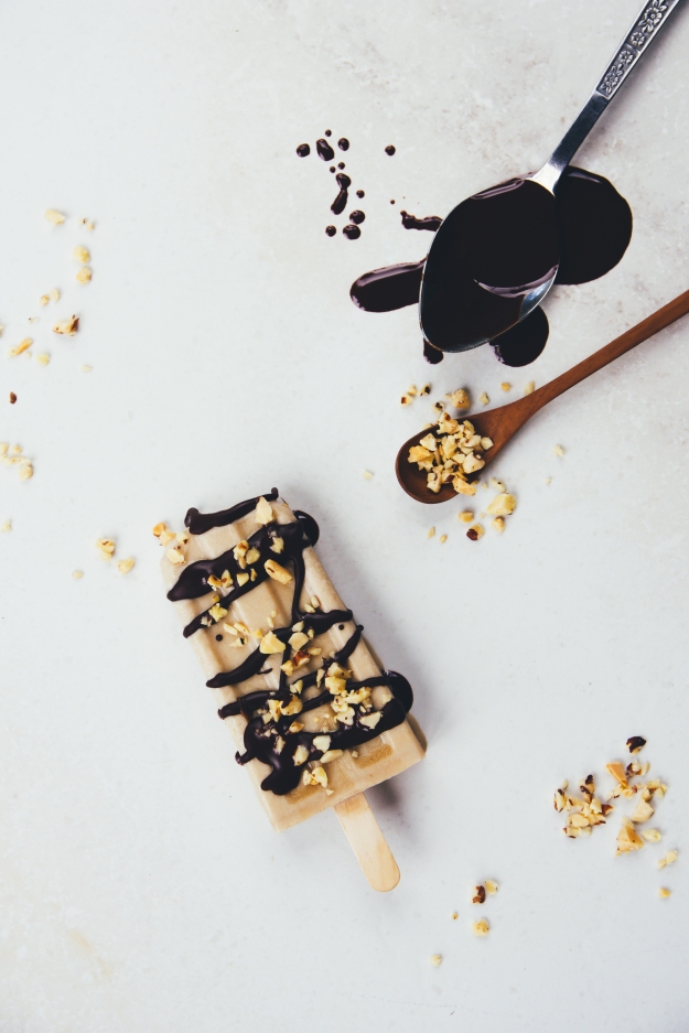 coffee, banana + coconut cream poptails with vegan magic shell | #popsicleweek | holly & flora